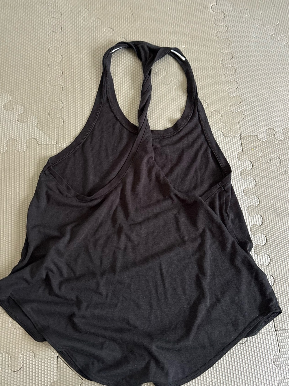Nike women’s black athletic tank - Picture 3 of 4